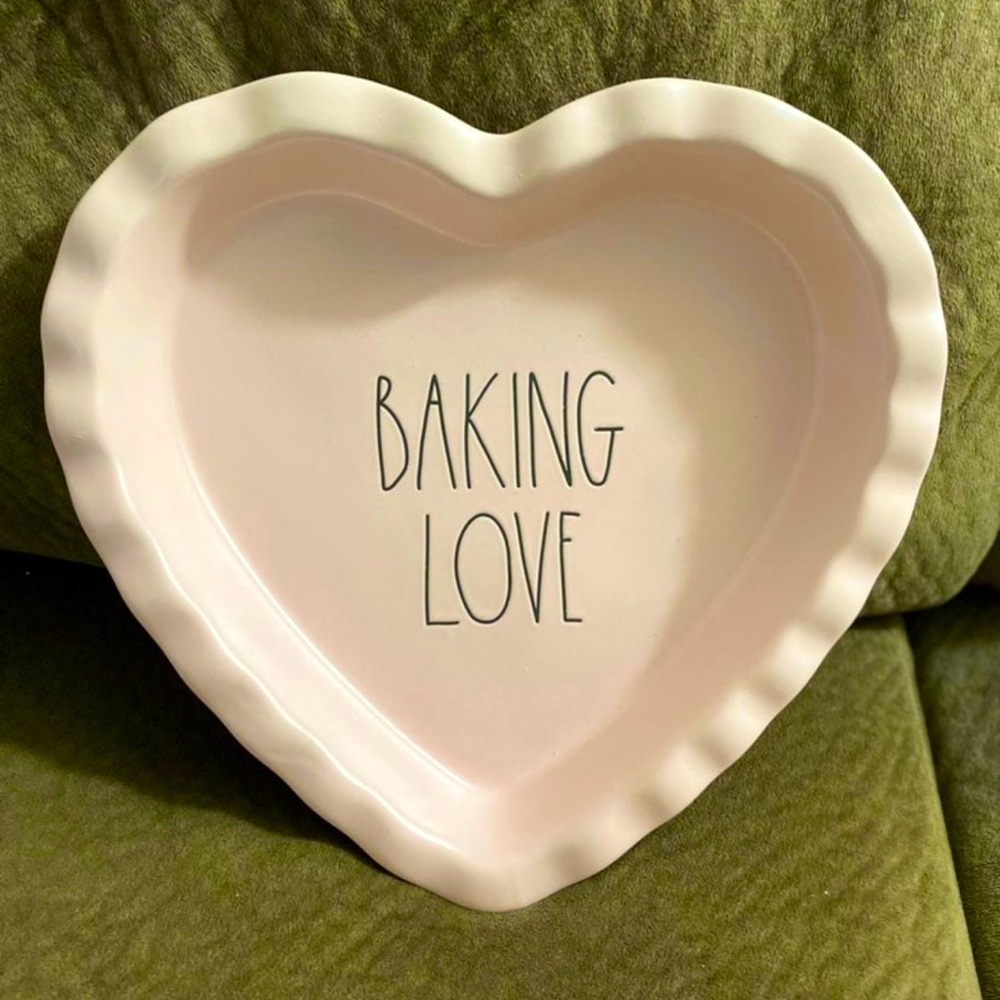 💓Rae Dunn Baking Love Baking Dish - New never used